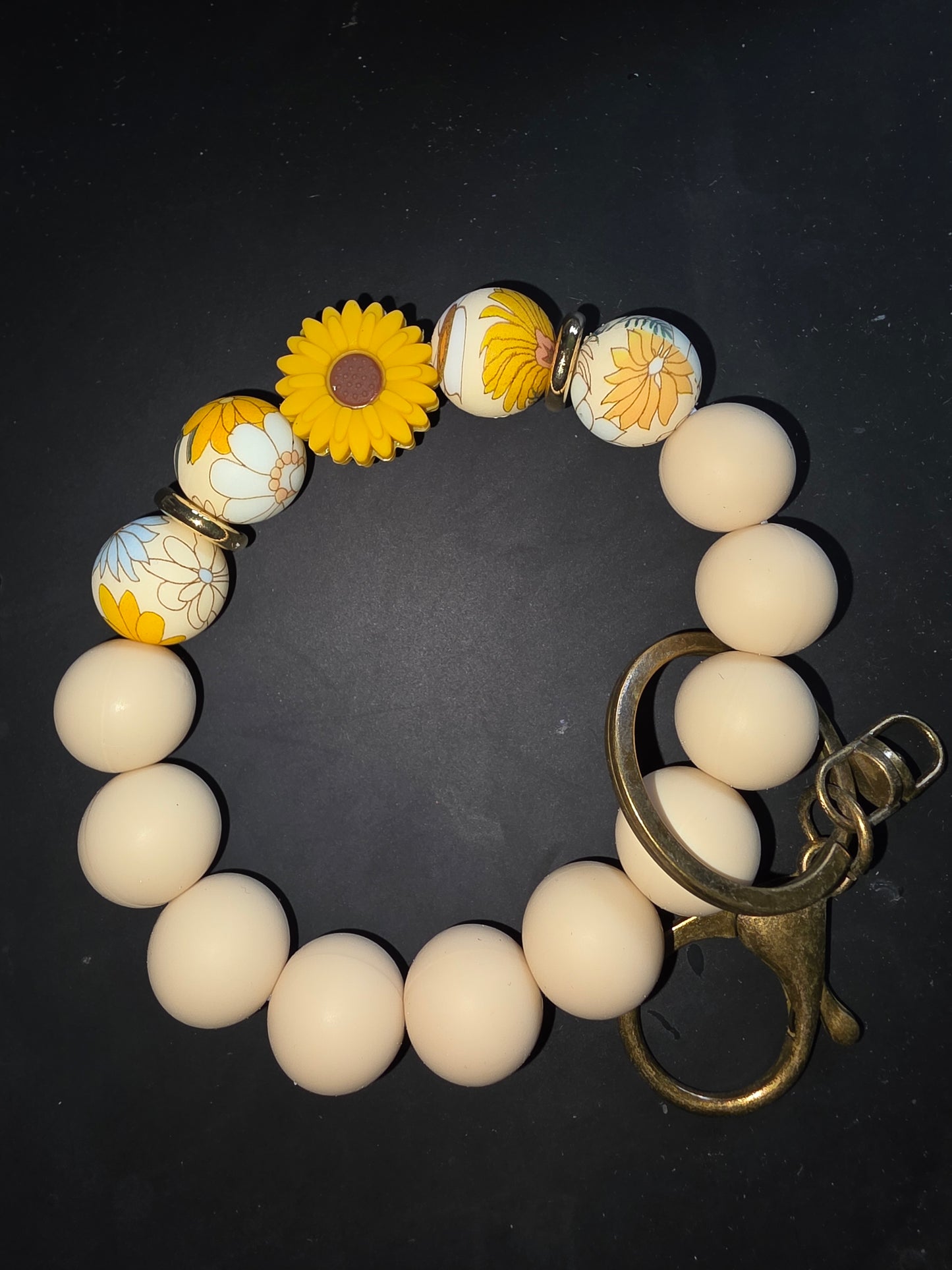 Daisy Wristlet(Multiple Colors)