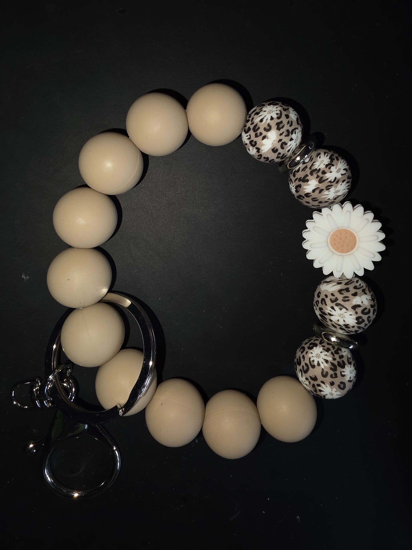 Daisy Wristlet(Multiple Colors)