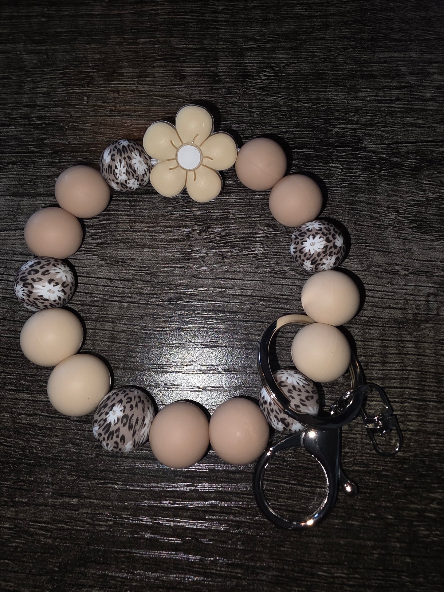 Daisy Wristlet(Multiple Colors)