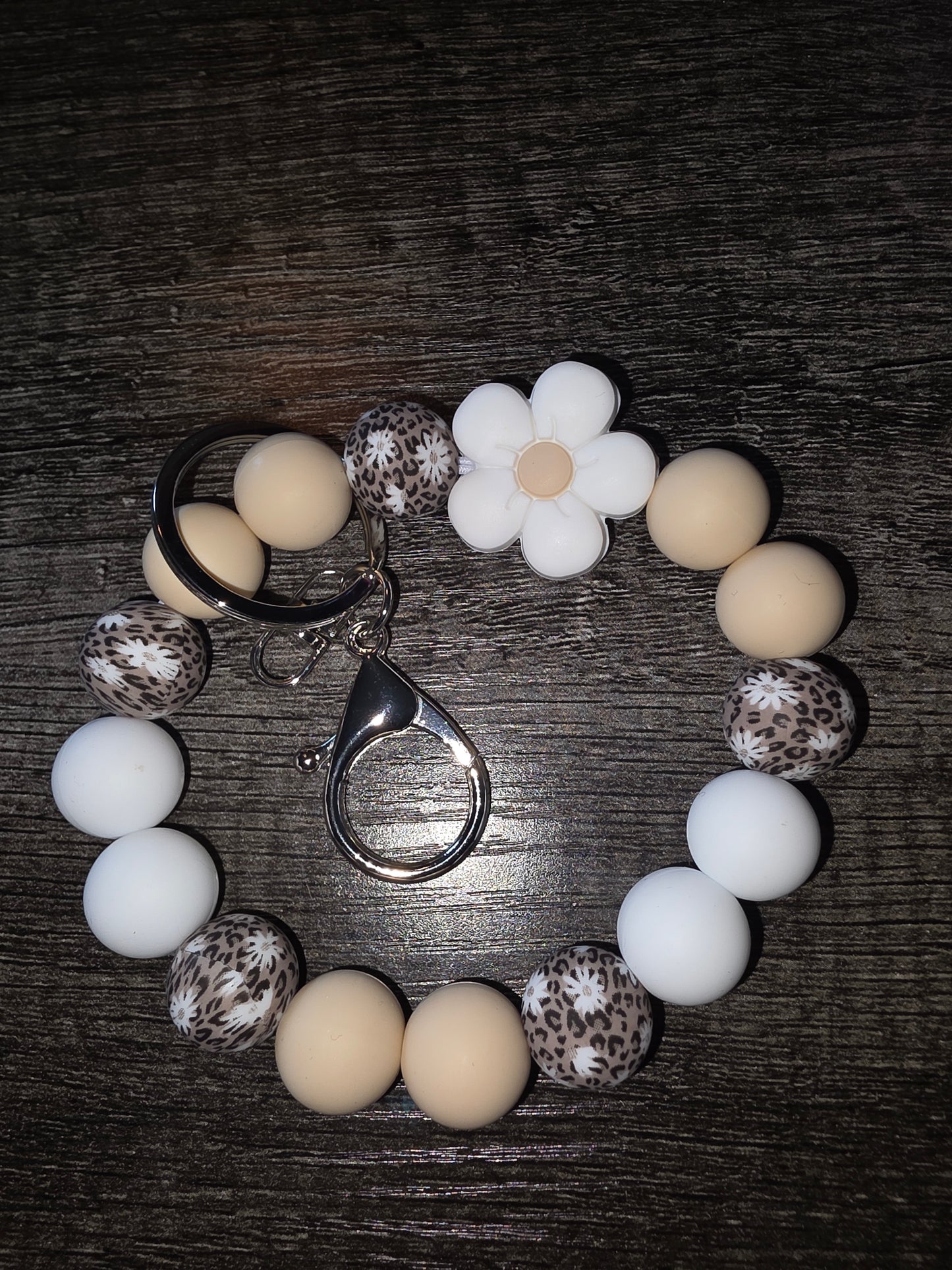 Daisy Wristlet(Multiple Colors)